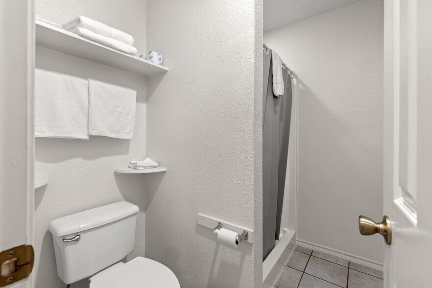 More Photos Of 9530 W FM 515, Alba Specialty For Sale