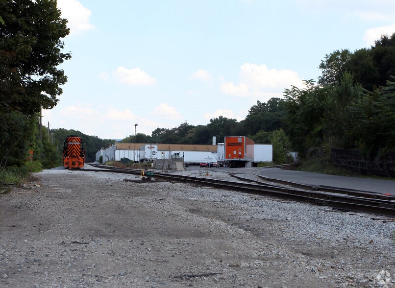 More Photos Of 131 N Summit St, Akron Warehouse For Lease