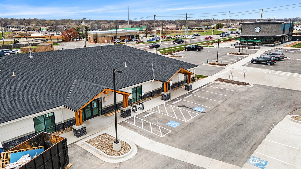 More Photos Of 9361-9369 W 75th St, Overland Park Office For Lease