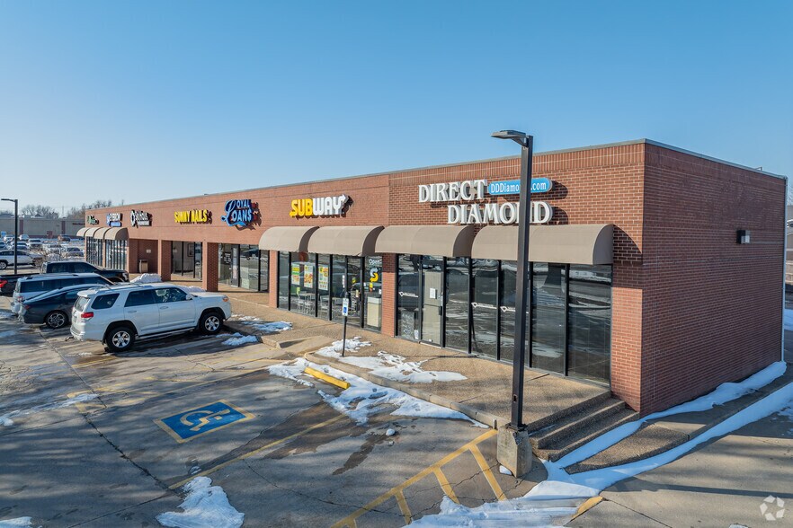 Primary Photo Of 12325 N May Ave, Oklahoma City General Retail For Lease