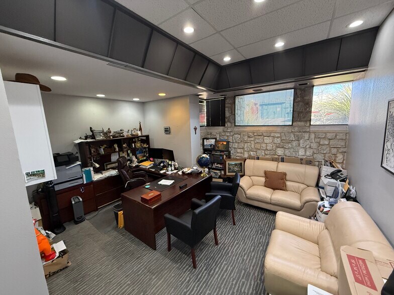More Photos Of 299 Shadow Mountain Dr, El Paso Medical For Sale