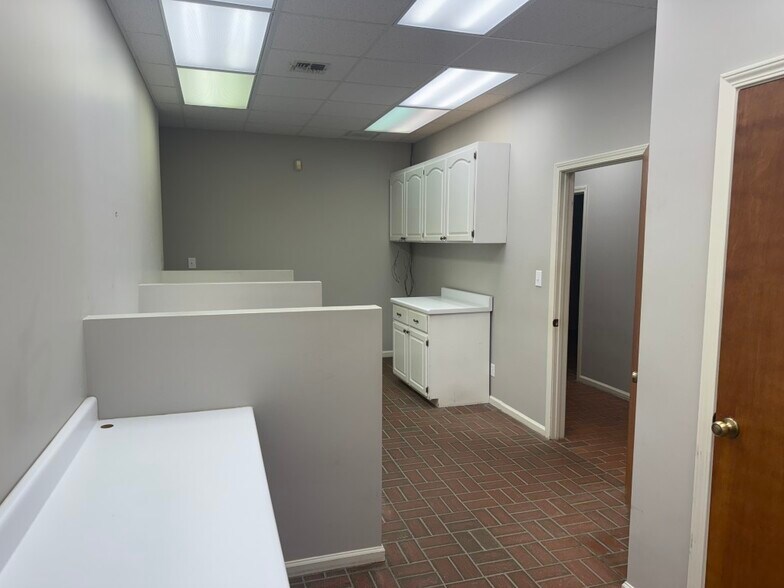 More Photos Of 195 Gossom Switch Rd, Wetumpka Office For Sale