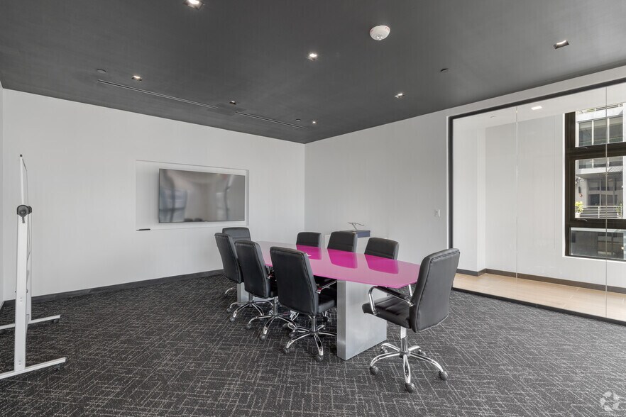 More Photos Of 218 NW 24th St, Miami Office Residential For Lease