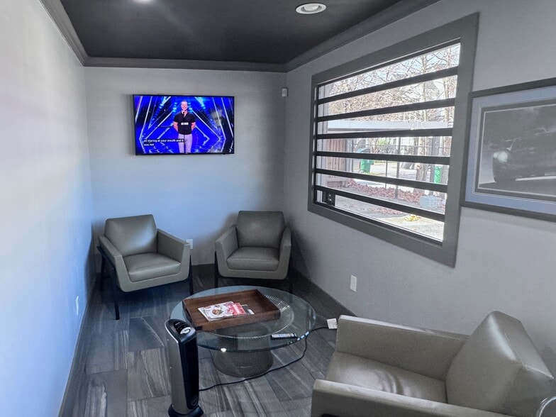 More Photos Of 2521 N Durham Dr, Houston Auto Repair For Sale