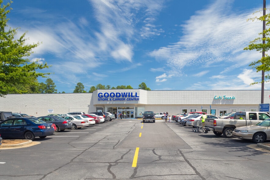 More Photos Of 3201-3209 S Cobb Dr, Smyrna Unknown For Lease