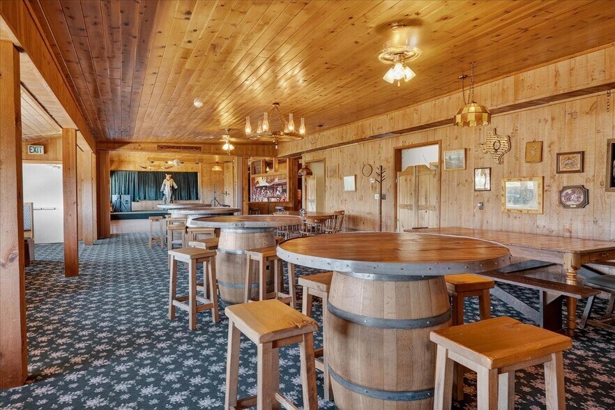 More Photos Of 42155 Highway 41, Oakhurst Restaurant For Sale