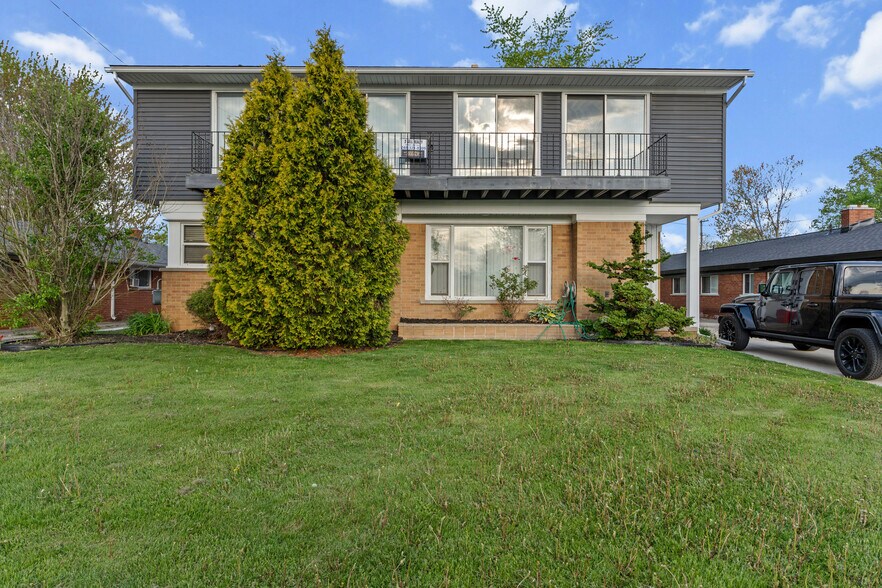 More Photos Of 3915 Devon Rd, Royal Oak Apartments For Sale