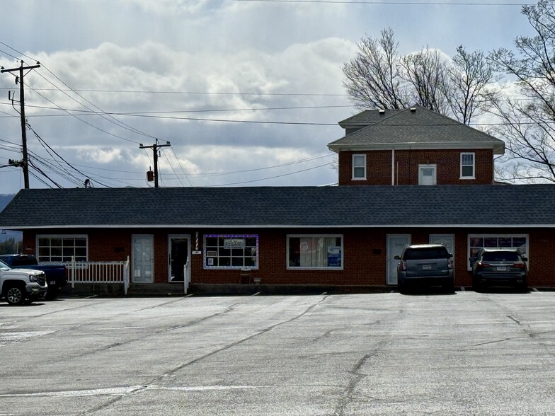 More Photos Of 3100-3120 Peters Creek Rd, Roanoke Unknown For Lease