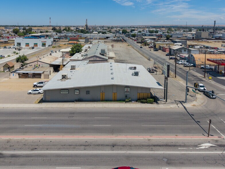 More Photos Of 4000 Rosedale Hwy, Bakersfield Warehouse For Sale