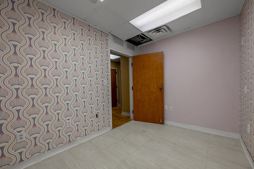 More Photos Of 2425 Regency Rd, Lexington Office For Sale