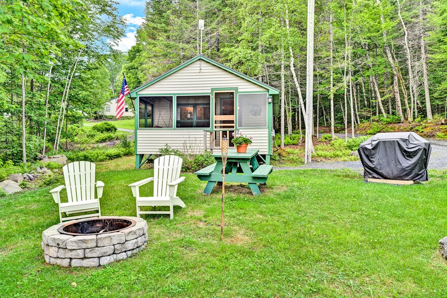 More Photos Of 15 Lower Wilson Pond Rd, Greenville Specialty For Sale