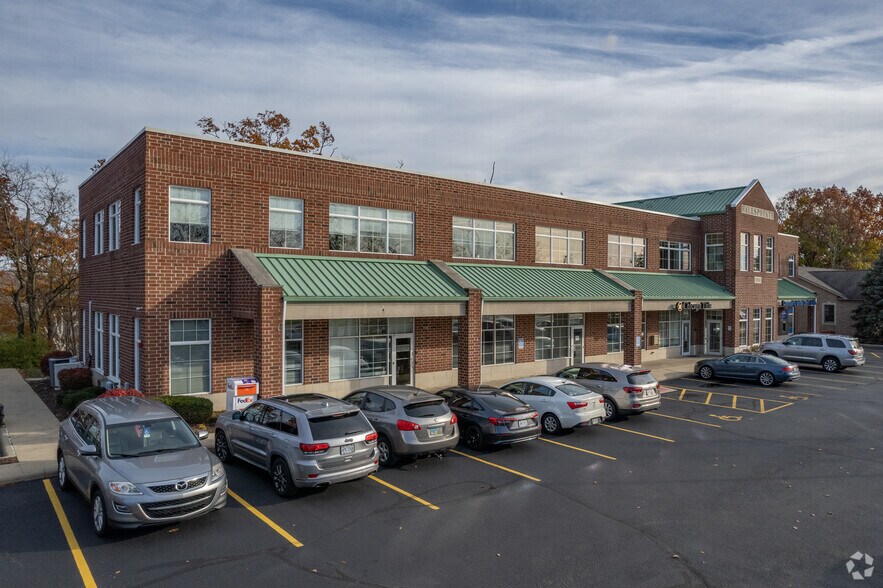 More Photos Of 10883 Pearl Rd, Strongsville Office For Lease