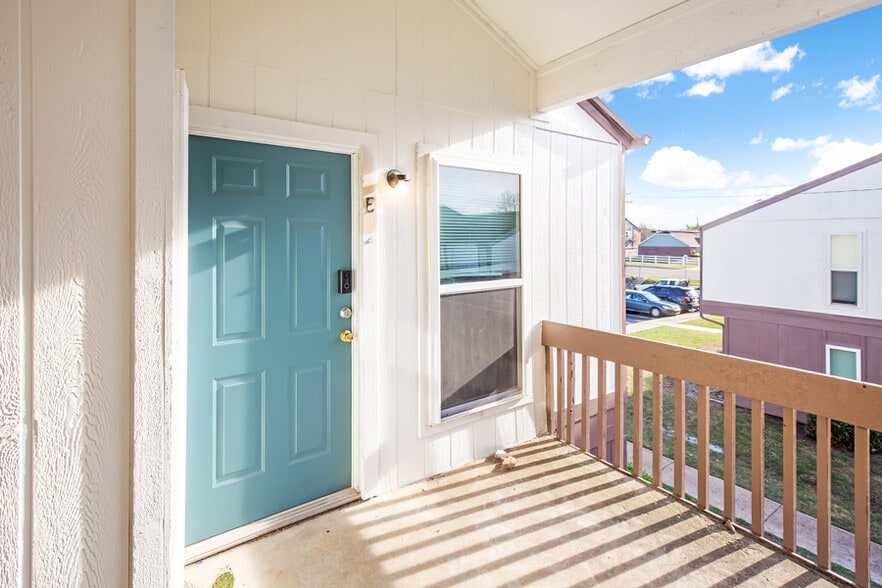 More Photos Of 407 Galaxy Road, Sapulpa Apartments For Sale