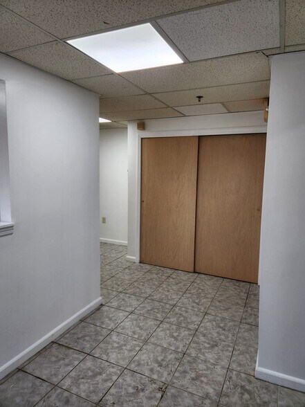 More Photos Of 12 Industrial Dr, Keyport Light Manufacturing For Lease