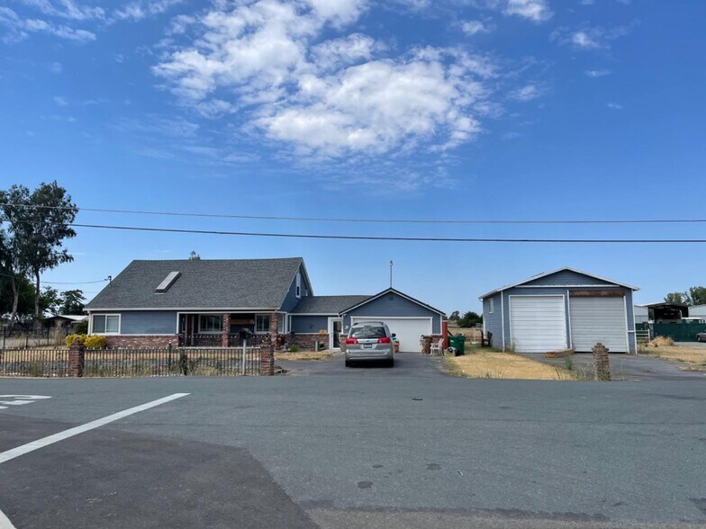 More Photos Of 10351 Live Oak Ave, Galt Truck Terminal For Sale