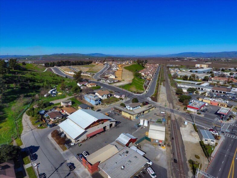 More Photos Of 354 1st St, Hollister Freestanding For Sale