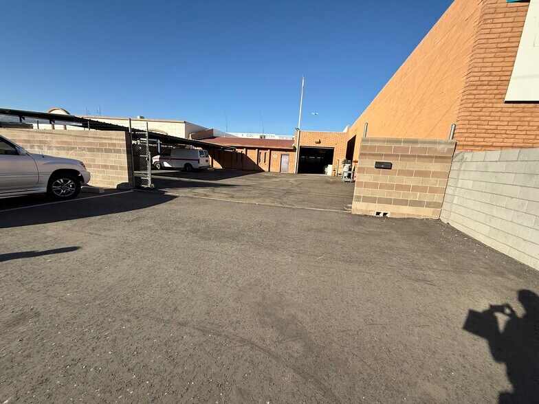 More Photos Of 112 W Maricopa Fwy, Phoenix Warehouse For Sale