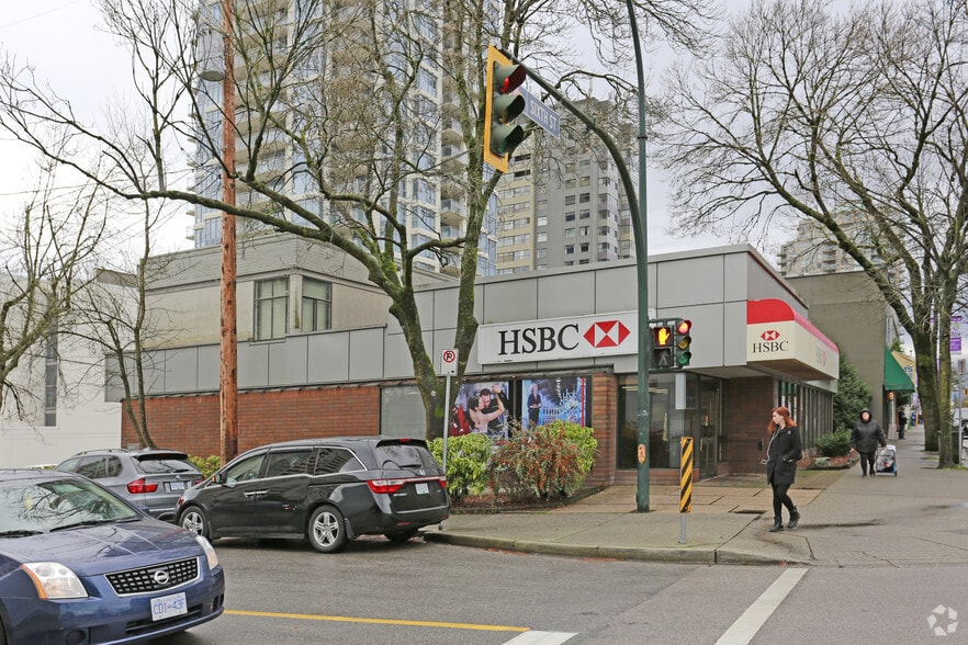 More Photos Of 504 6th St, New Westminster Bank For Lease