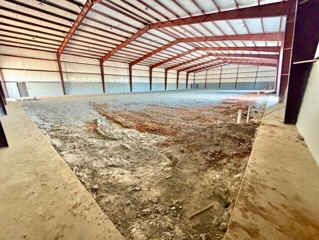 More Photos Of 104 Industrial Park Blvd, Warner Robins Warehouse For Lease