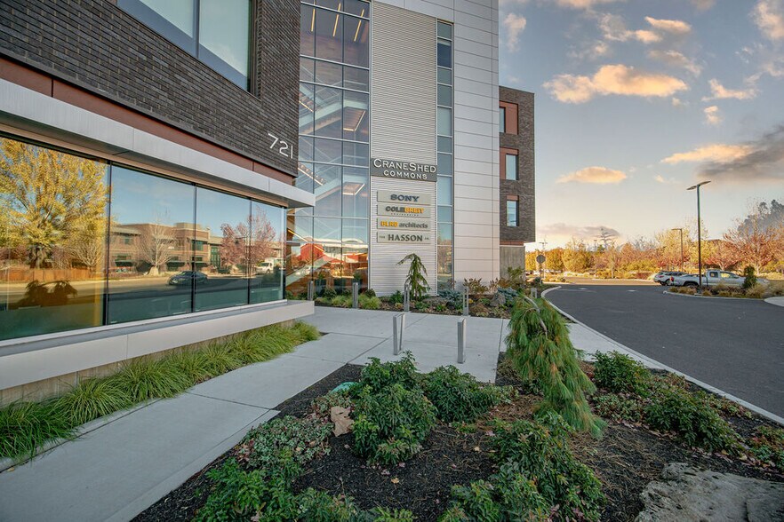 More Photos Of 721 SW Industrial Way, Bend Office For Lease