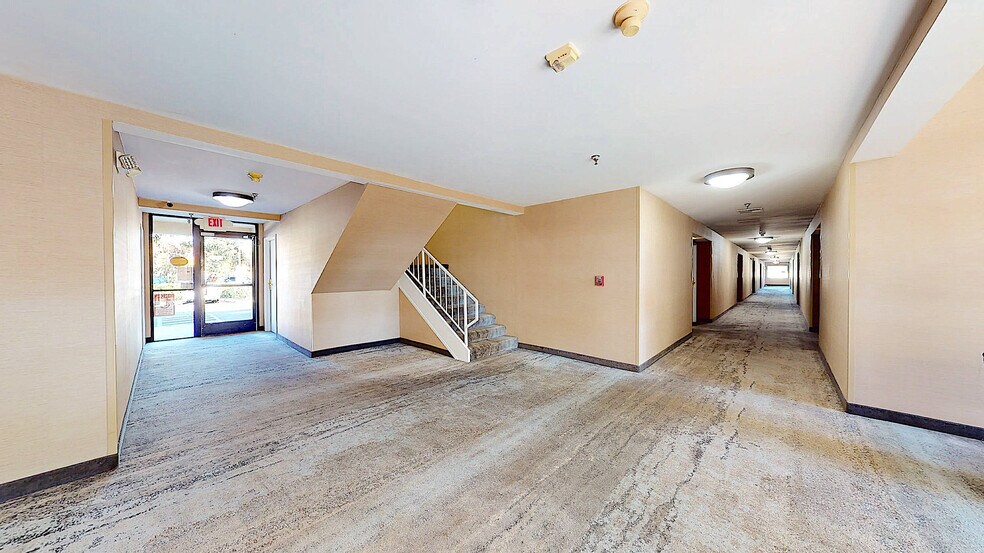 More Photos Of 1720 Sisk Rd, Modesto Hotel For Sale