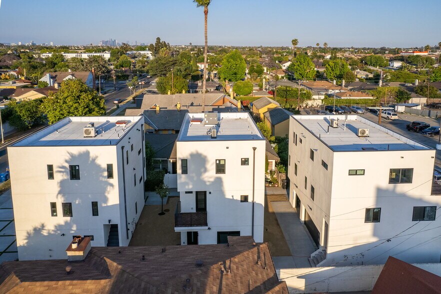 More Photos Of 6082 W 18th St, Los Angeles Apartments For Sale