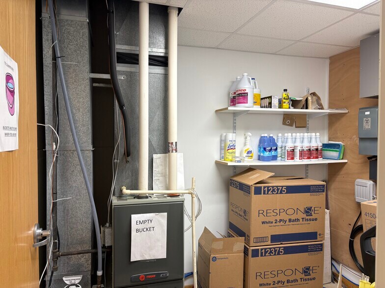 More Photos Of 3219 19th Ave E, Hibbing Manufacturing For Sale
