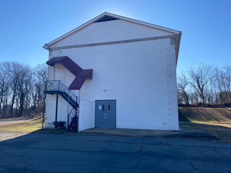 5701 Livingston Rd, Oxon Hill, MD 20745 Religious Facility For Sale