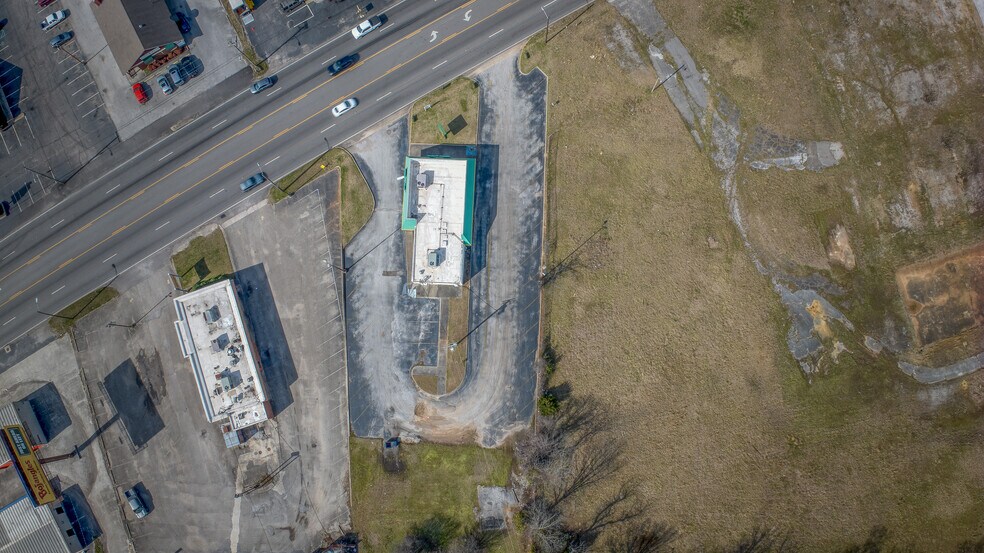 More Photos Of 1716 6th Ave SE, Decatur Funeral Home For Sale