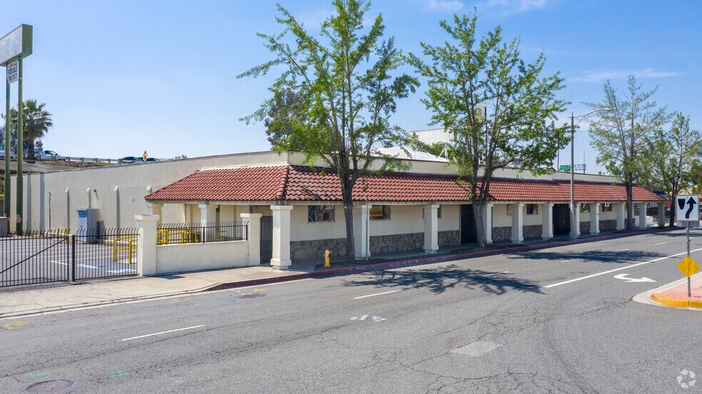 Primary Photo Of 276 E Valley Blvd, Colton Showroom For Lease