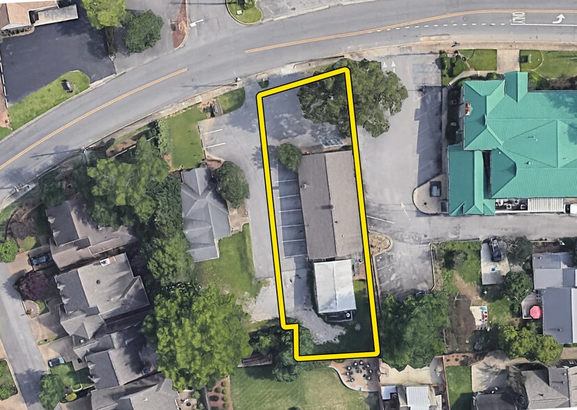 Primary Photo Of 1747-1749 Oxmoor Rd, Birmingham Office For Sale