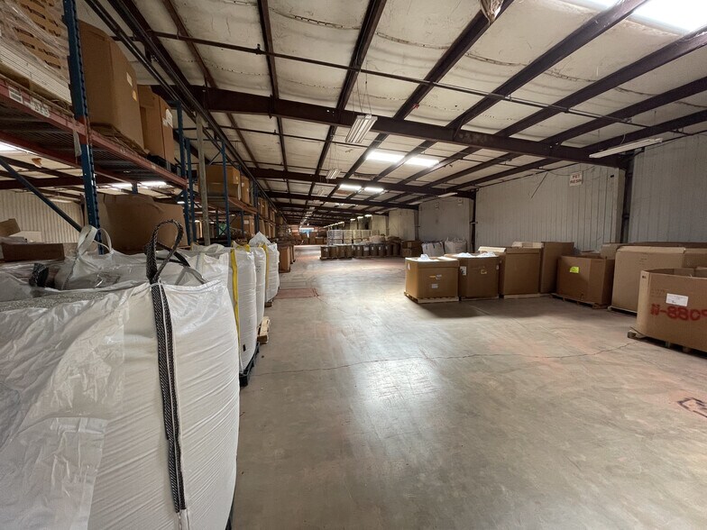 More Photos Of 1129 S Chattanooga St, LaFayette Warehouse For Sale