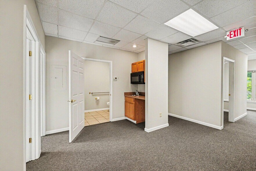 More Photos Of 6900 Houston Rd, Florence Office For Lease