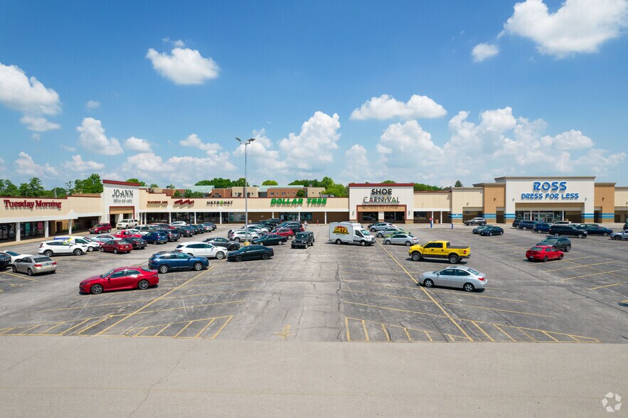 More Photos Of 902 W Kimberly Rd, Davenport General Retail For Sale