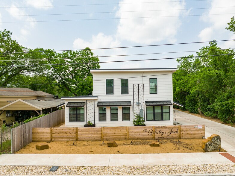 More Photos Of 511 S 10th St, Waco Specialty For Sale