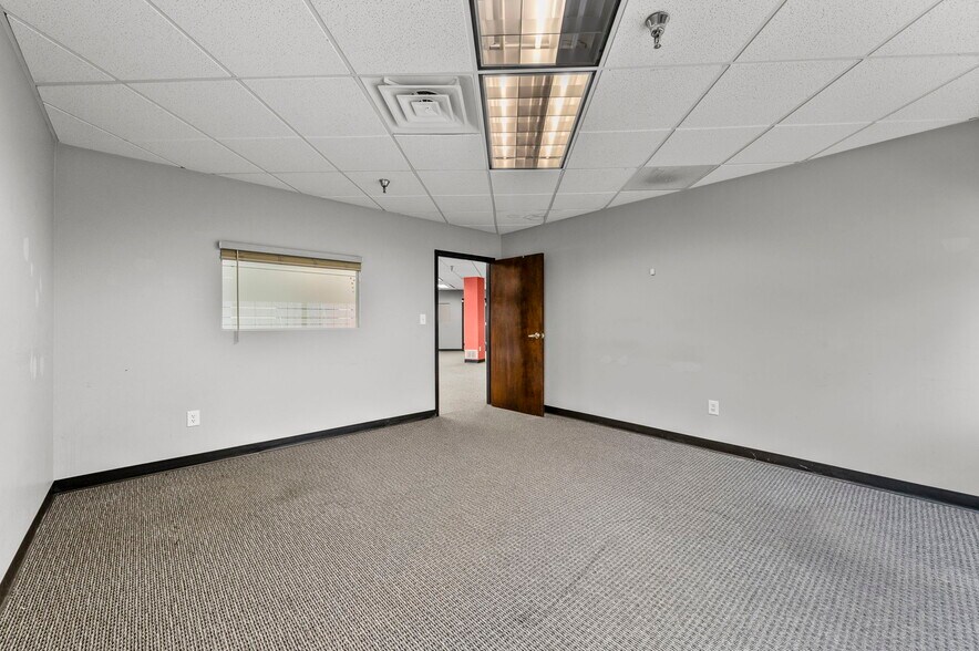 More Photos Of 3730 S Elizabeth St, Independence Medical For Lease