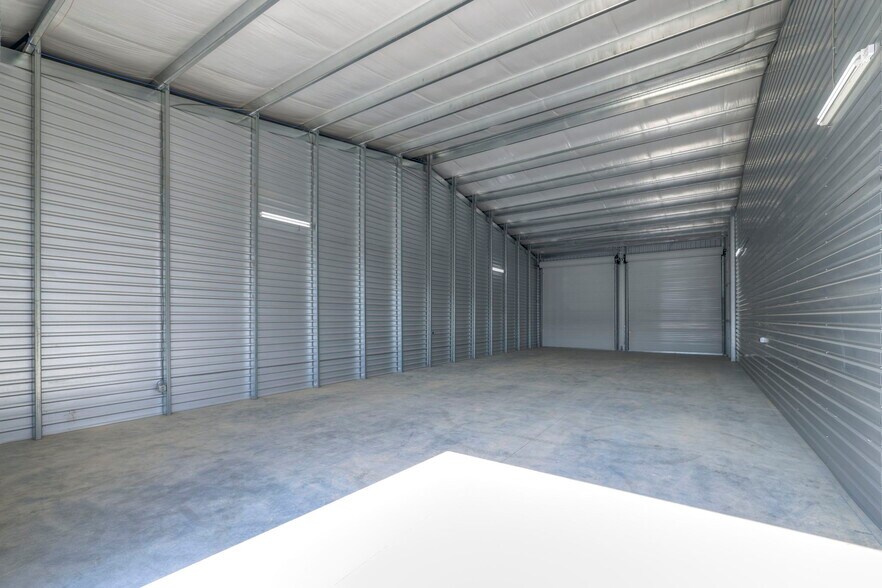 More Photos Of 1901 E 173rd St, Belton Self Storage For Lease