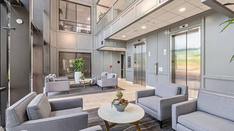 More Photos Of 8000 Centre Park Dr, Austin Office For Lease