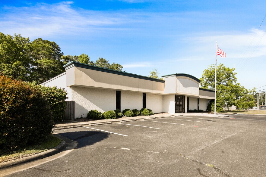 More Photos Of 6205 Raeford Rd, Fayetteville Office For Sale