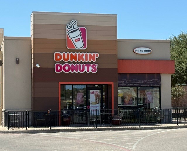 Primary Photo Of 1200 N Valley Mills Dr, Waco Fast Food For Sale
