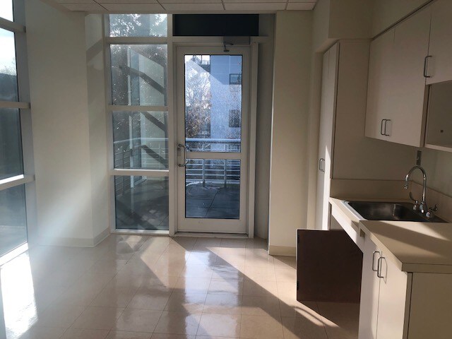 More Photos Of 1725 N McGovern St, Highland Park Medical For Lease
