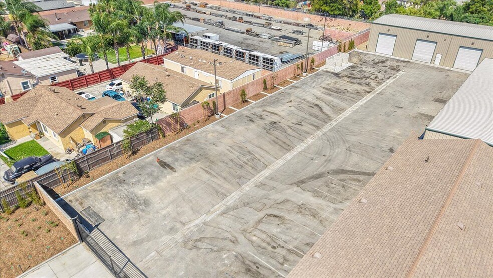 More Photos Of 11185 Roswell Ave, Pomona Warehouse For Lease