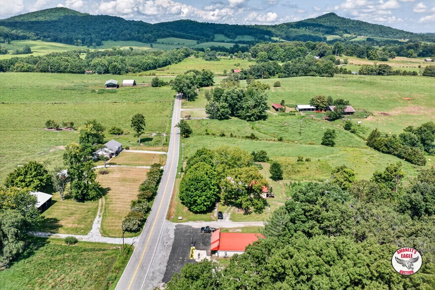 More Photos Of 2969 Moodyville Rd, Byrdstown General Retail For Sale