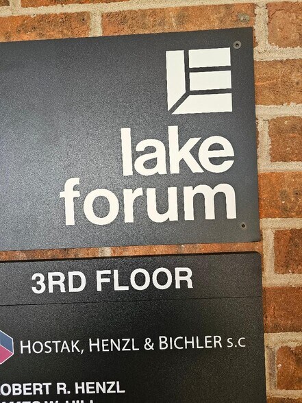 More Photos Of 840 Lake Ave, Racine Office For Sale