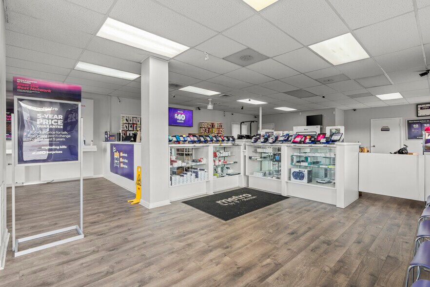 More Photos Of 2473-2517 E Grand River Ave, Howell Office For Sale