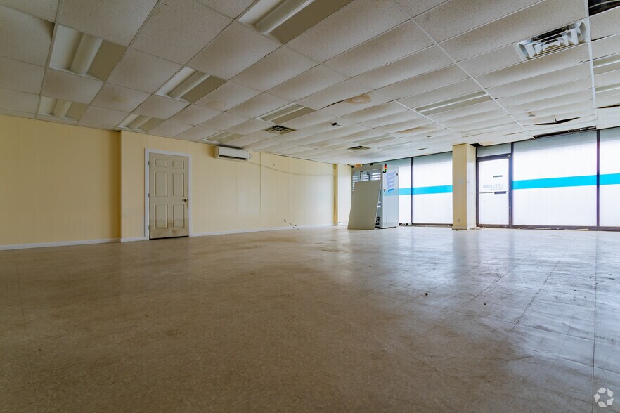 More Photos Of 1267 Forest Ave, Staten Island Storefront Retail Office For Lease