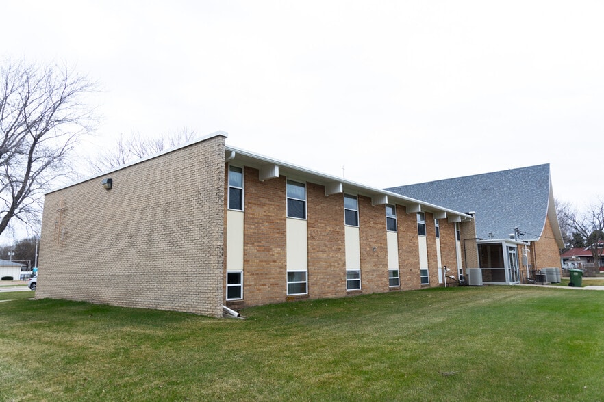 More Photos Of 381 H St, Hampton Religious Facility For Sale