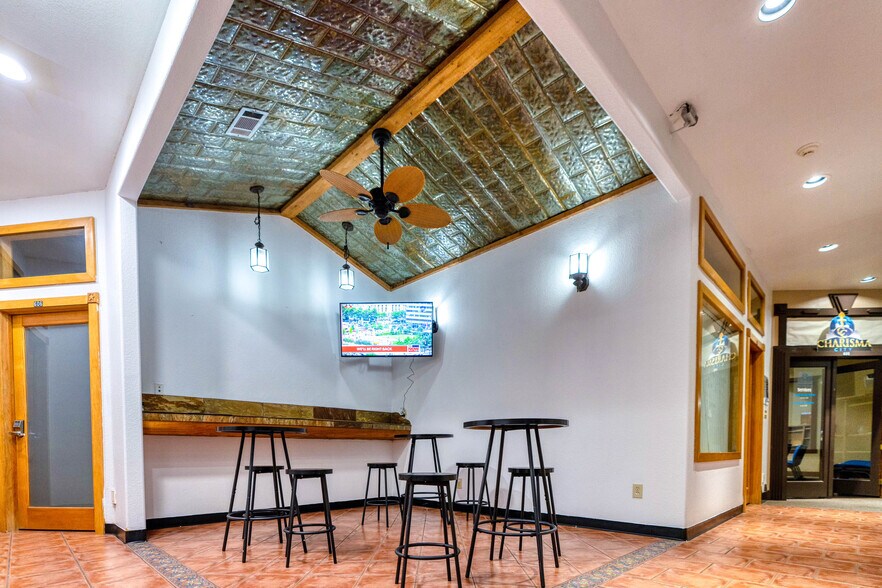 More Photos Of 5101 E University Dr, Denton Loft Creative Space For Lease