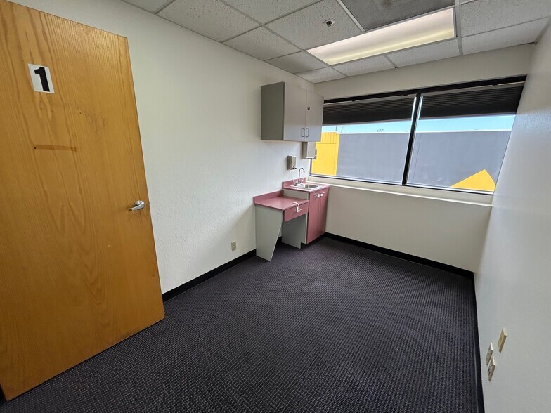 More Photos Of 161 S Spruce St, South San Francisco Medical For Lease