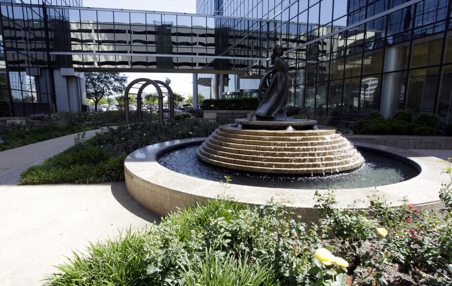 More Photos Of 820 Gessner Rd, Houston Office For Lease